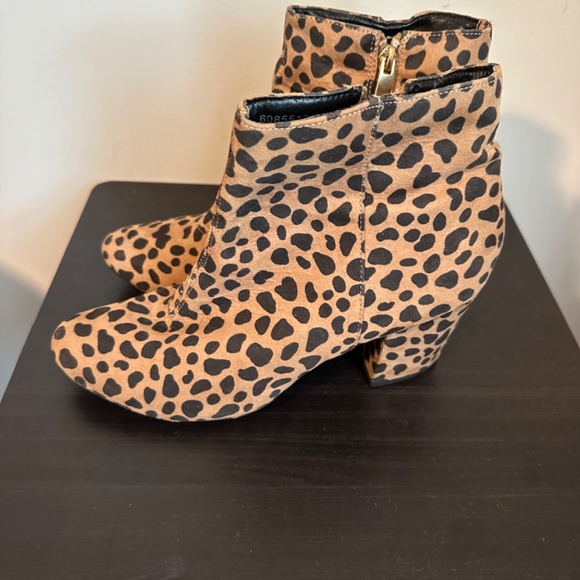 Leopard  booties - Picture 3 of 5